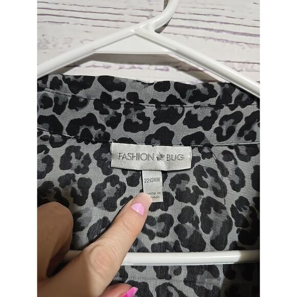 Fashion Bug Black Leopard Ruffle Button Front Long Sleeve Top Womans Size 22/24W - Picture 5 of 6